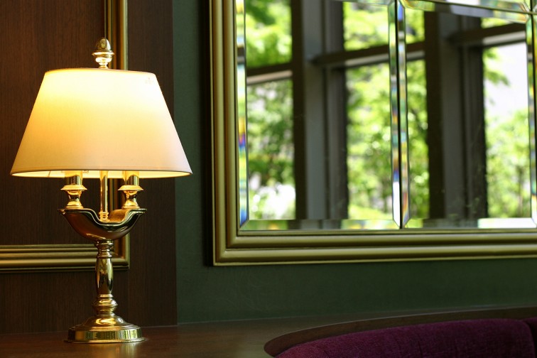 ◇狭い部屋を広く見せたい！シリーズ◇騙された！鏡の効果を活用♪